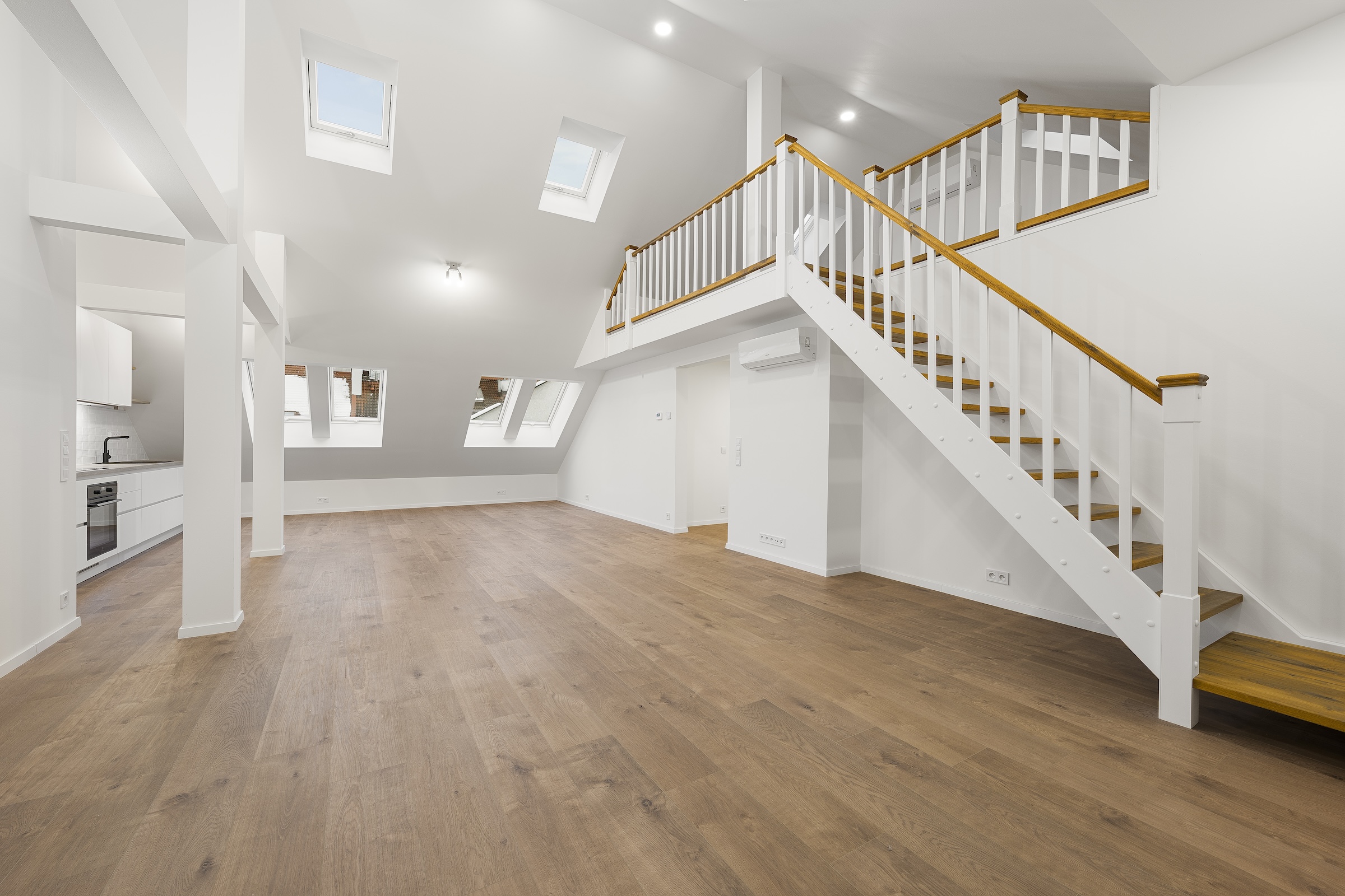 Pronájem luxusního mezonetu, Praha 2